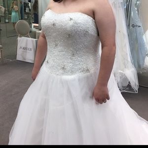 Wedding dress size 18w.